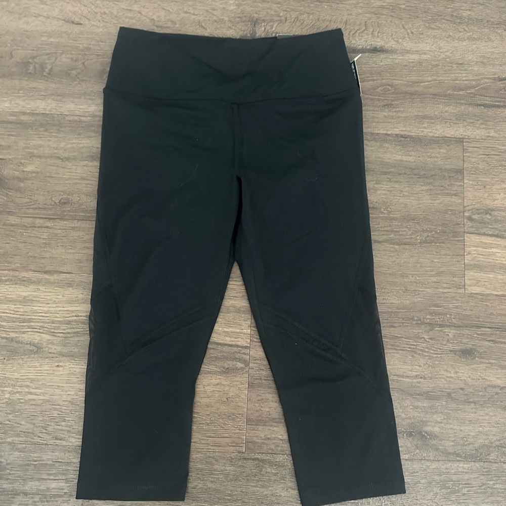 NEW VICTORIAS SECRET CROP YOGA PANTS Black Leggings SMALL - Picture 3 of 5